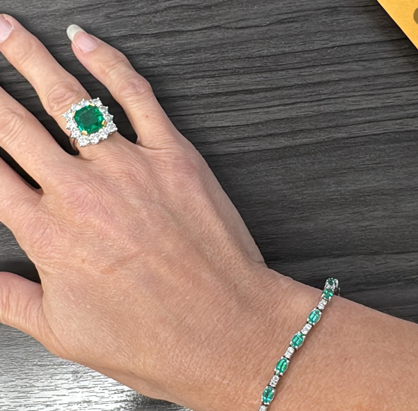 The Ultimate Guide to Choosing the Perfect Emerald Jewelry for Any Occasion - beje jewerly metairie