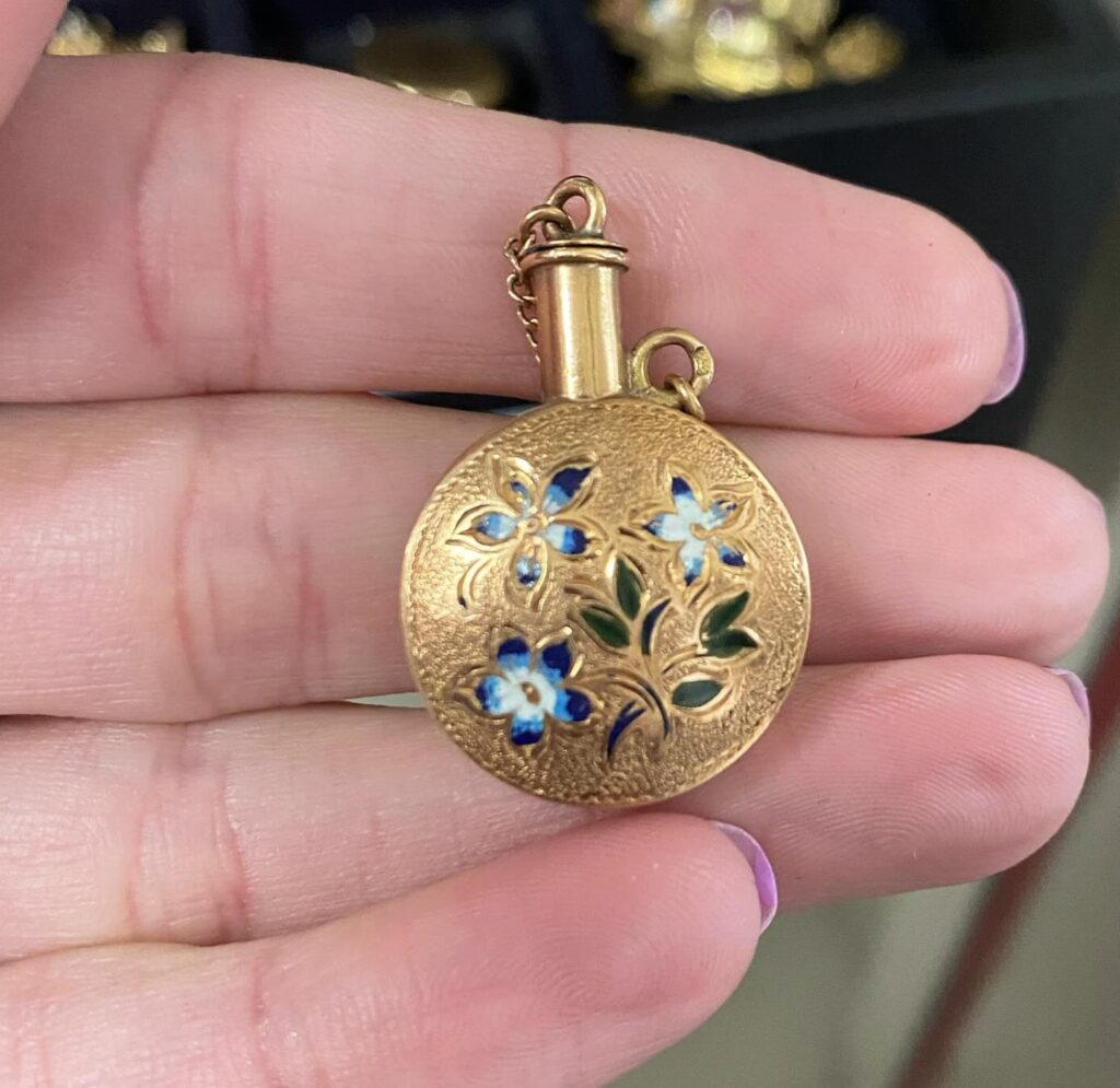 Embrace Nature’s Beauty with Rose and Flower Gold Jewelry - diamonds new orleans