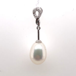 Freshwater Pearl Pendant with Diamonds in 18KWG