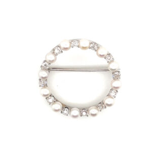 Circle Brooch with Pearls and Diamonds in 14KWG