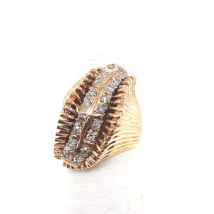 Diamond Ring in Yellow Gold