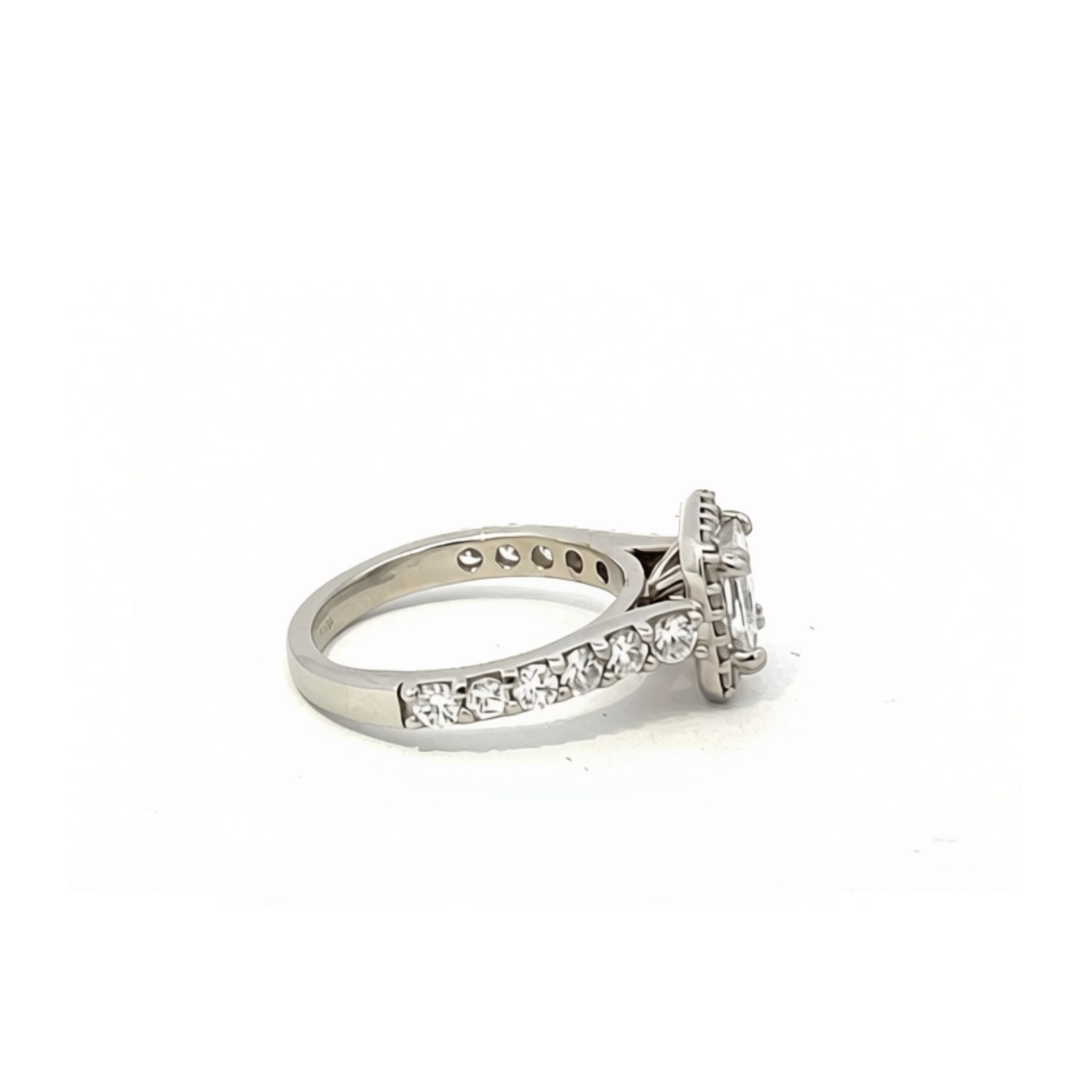Diamond ring, 18kt white gold. - Image 3